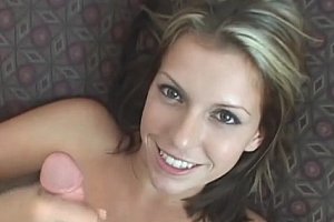 欧美白人少妇足交爆射