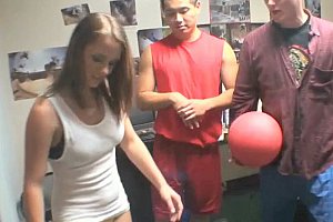 老头大战三个农妇对白av